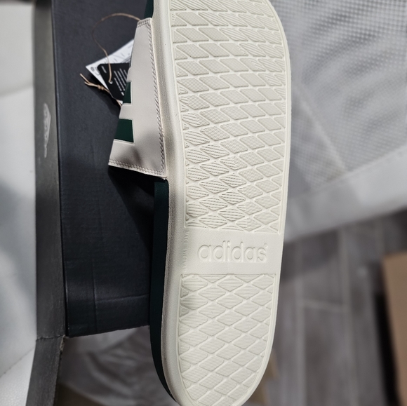 ADIDAS ADILETTE 1972 GREEN SANDALS SLIDES MEN'S SIZE 17 - Picture 5 of 8